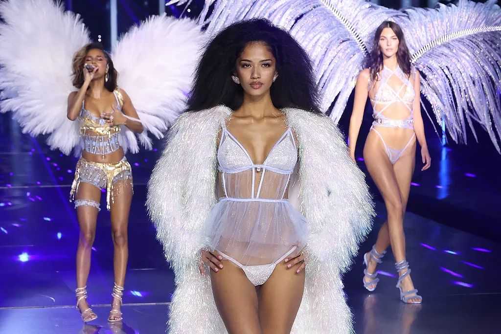 Life Photos of Foreign Beauties: Issue 1 - Photography of an Amateur Model