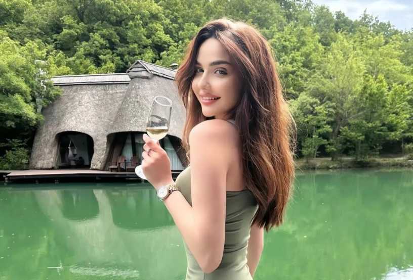 Life Photos of Foreign Beauties: Issue 175 - Amateur Model’s Styled Everyday Snaps